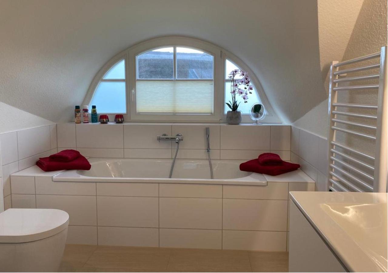 Modernes Reetdach-Ostseeferienhaus Bella Mare, Insel Usedom Mit Sauna, Kamin & Sonnenterrasse Zirchow Экстерьер фото